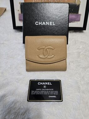 Chanel Caviar Leather Compact Beige Wallet EUC